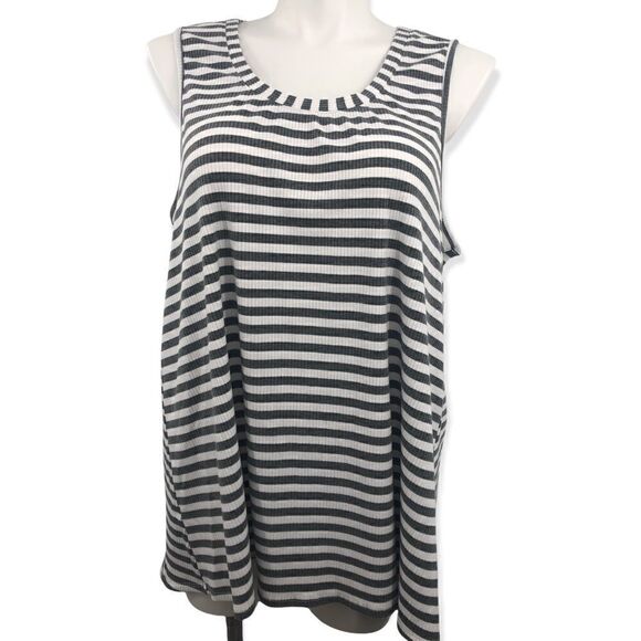 Torrid gray and white striped sleeveless tank size 3 - Picture 1 of 6